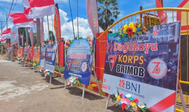 HUT-ke-76-Korps-Brimob-Polri,-Karangan-Bunga-Ucapan-Selamat-Hiasi-Halaman-Mako-Satbrimob-Polda-NTT