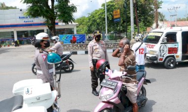 Ops-Zebra-Ranakah-2021,-Petugas-Beri-Imbauan-dan-Teguran-Humanis-kepada-Pelanggar-Lalu-Lintas