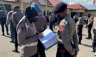 Provost-Polda-NTT-Gelar-Pemeriksaan-Kelengkapan-dan-Sikap-Tampang-Personel-Ditsamapta-Polda-NTT