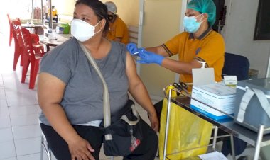 Dukung-Program-Vaksinasi,-Rumah-Sakit-Titus-Uly-Kupang-Rutin-Berikan-Pelayanan-Vaksinasi-Tahap-I-dan-II