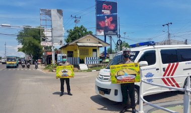 Subditkamsa-Ditlantas-Polda-NTT-Gencar-Kampanye-Prokes-dan-Kamseltibcar-Lantas-Bagi-Pengendara-Bermotor