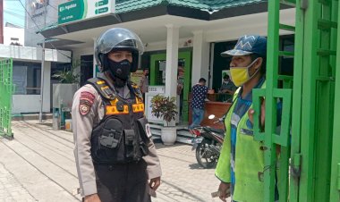 Sambangi-Warga,-Tim-Patroli-Turjawali-Polda-NTT-Beri-Pesan-Kamtibmas-dan-Imbau-Prokes