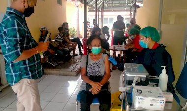 RSB-Titus-Uly-Kupang-Terus-Optimalkan-Pelayanan-Vaksinasi-Covid-19-Guna-Tingkatkan-Herd-Immunity-Masyarakat