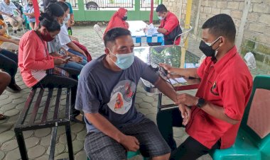 Biddokkes-Polda-NTT-Gelar-Pelayanan-Vaksinasi-Tahap-I-dan-II-Bagi-Masyarakat-di-Klinik-Turangga