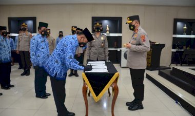 Ambil-Sumpah-dan-Janji-ASN-Polri-Polda-NTT,-Kapolda-NTT:-Tetap-Jaga-Integritas,-Kehormatan-Diri-dan-Organisasi