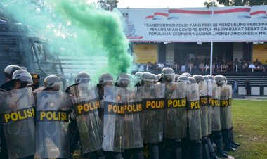 Gelar-Simulasi-Pengendalian-Massa-dan-Penanggulangan-Bencana-Alam,-Kapolda-NTT-:-Ini-Wujud-Kesiapan-dan-Antsipasi-Polda-NTT