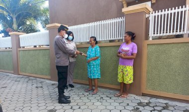 Binluh-dan-Bagi-Masker,-Personel-Subditbhabinkamtibmas-Ditbinmas-Polda-NTT-Sambangi-Warga-LLBK-Kota-Kupang