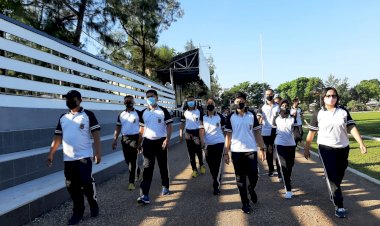 Jaga-Kebugaran-Tubuh-di-Tengah-Pandemi-Covid-19,-Personel-Polda-NTT-Olahraga-Mandiri