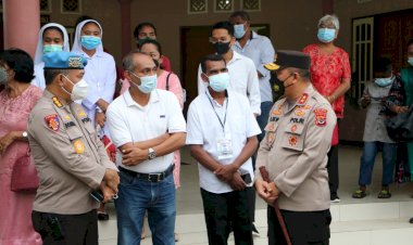 Pastikan-Ibadah-Perayaan-Malam-Natal-Berjalan-Aman,-Kapolda-NTT-Cek-Langsung-Pengamanan-di-Gereja-Gereja