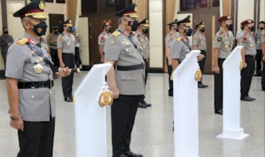 Irjen-Pol.-Drs.-Setyo-Budiyanto,-S.H.,-M.H.,-Resmi-dilantik-Kapolri-Menjadi-Kapolda-NTT