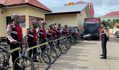 Ditsamapta-Polda-NTT-Gelar-Patroli-Bersepeda,-Ingatkan-Masyarakat-Kota-Kupang-Taat-Prokes