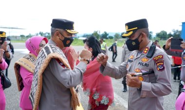 Tiba-Perdana-di-Perbatasan-RI-RDTL,-Kapolda-NTT-Disambut-Hangat-Forkopimda-Belu