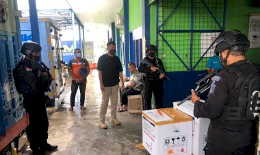 5000-Vial-Coronav-Alokasi-Dinkes-Kabupaten-Lembata-Tiba-di-Kupang,-Dikawal-Ketat-Personel-Polda-NTT