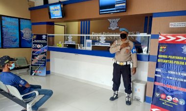 Pastikan-Tidak-Ada-Pungli,-Provost-Polda-NTT-Awasi-Area-Pelayanan-Publik-Direktorat-Lalulintas