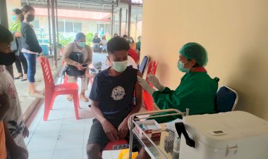 RSB-Titus-Uly-Kupang-Masifkan-Pelayanan-Vaksinasi-Bagi-Anak-Anak-dan-Lansia