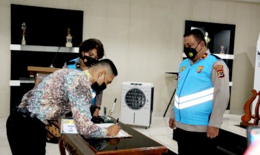 Pegang-Prinsip-BETAH,-Wakapolda-NTT-Ambil-Sumpah-dan-Penandatanganan-Pakta-Integritas-Panitia,-Orangtua-dan-Peserta-Seleksi-SIPSS