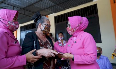 Tatap-Muka-dengan-Bhayangkari-Cabang-Rote-Ndao,-Ketua-Bhayangkari-Daerah-NTT-Beri-Tali-Asih