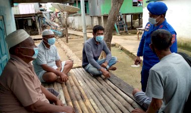 Gunakan-Kapal-Patroli-Polisi-Palue-XXII-3006,-Ditpolairud-Polda-NTT-Kunjungi-Wilayah-Pesisir-Mabar-Imbau-Warga-Bersama-Jaga-Kamtibmas