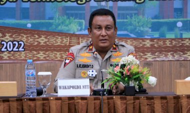 Buka-Pelatihan-Kehumasan,-Wakapolda-NTT-:-Kuasai-Teknologi-Genggam-dunia