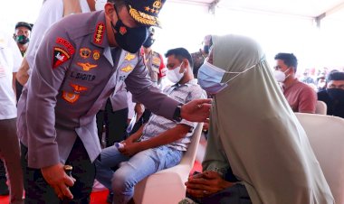 Tinjau-Vaksinasi-di-Aceh,-Kapolri-Minta-Forkopimda-Lakukan-Upaya-Maksimal-Cegah-Peningkatan-Positivity-Rate
