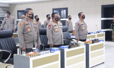 Ikuti-Rapim-Polri-2022-Secara-Virtual,-Wakapolda-NTT:-Kapolri-Minta-Jajaran-Sikapi-Situasi-Dunia-Saat-Ini