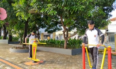 Jaga-Kesehatan-Tubuh-di-Masa-Pandemi,-Personel-Polda-NTT-Gelar-Olahraga-Secara-Mandiri