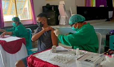 Percepatan-Herd-Immunity,-RS-Bhayangkara-Sasar-GMIT-Benyamin-Beri-Layanan-Vaksin-Pfizer-Bagi-Masyarakat