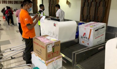 Polda-NTT-Kawal-dan-Amankan-Pendistribusian-Vaksin-Covid-19-Bagi-Kabupaten-Se-NTT