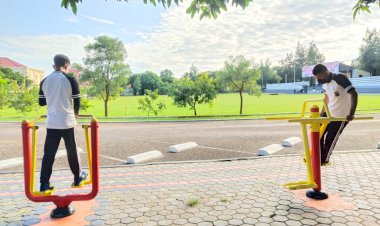 Tingkatkan-Kesehatan-Tubuh-di-Masa-Pandemi,-Personel-Polda-NTT-Gelar-Olahraga-Secara-Mandiri