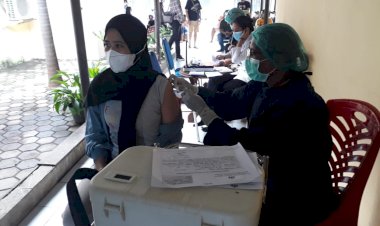 Tingkatkan-Herd-Immunity,-RS-Bhayangkara-Terus-Masifkan-Vaksin-Covid-19-Bagi-Masyarakat
