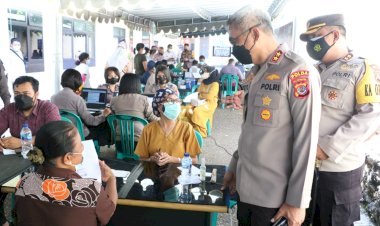 Tinjau-Vaksinasi-di-Polres-Kupang-Kota,-Kapolda-NTT-Menyampaikan-Presentase-Kesembuhan-Covid-19-Cukup-Tinggi