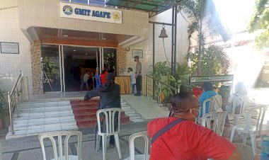 Vaksinasi-di-GMIT-Agape-Bonipoi,-Tim-Subsatgas-3-Ops-Aman-Nusa-II-Polda-NTT-Beri-Pengamanan