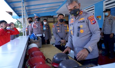 Pastikan-Pelayanan-Kepolisian-Berjalan-Baik-Kepada-Masyarakat,-Kapolda-NTT-Cek-Ruang-Pelayanan-Polres-Sumba-Barat