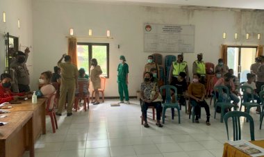 Tingkatkan-Herd-Immunity,-Satgas-III-OAN-Amankan-dan-Kawal-Ketat-Pelaksanaan-Vaksinasi-di-Kota-Kupang
