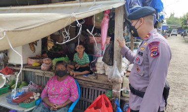 Pastikan-Penerapan-Prokes-Tetap-Dipatuhi,-Satgas-Brimob-Ops-Aman-Nusa-II-Turangga-Patroli-Ke-Pasar-Oebobo