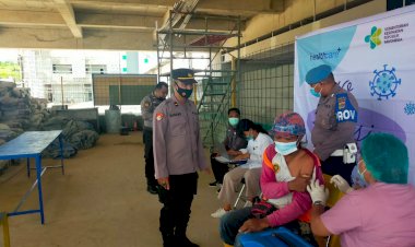 Dukung-Percepatan-Program-Pemerintah,-Satgas-OAN-Turangga-Amankan-dan-Kawal-Kegiatan-Vaksinasi