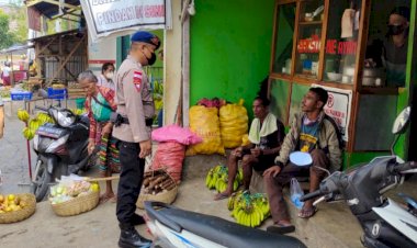 Dengan-Humanis-Satgas-Brimob-OAN-Turangga-2022-Ajak-Masyarakat-Kota-Kupang-Patuhi-Prokes