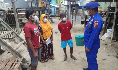 Patroli-Wilayah-Pesisir-Mabar,-Personel-Ditpolairud-Polda-NTT-Edukasi-Warga-Pentingnya-Biasakan-Pola-Hidup-Sehat