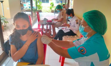 RS-Bhayangkara-Kupang-Terus-Masifkan-Pelayanan-Vaksinasi-Bagi-Masyarakat-Kota-Kupang