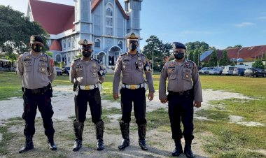 Ratusan-Personel-Polda-NTT-Lakukan-Pengamanan-Misa-Kamis-Putih-Jelang-Perayaan-Paskah