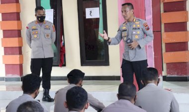 Supervisi-di-Polres-Manggarai-Timur,-Kabidhumas-Polda-NTT-Minta-Anggota-Tingkatkan-Jiwa-Jurnalis
