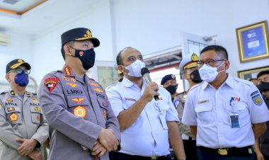 Tinjau-Stasiun-Pasar-Senen,-Kapolri-Imbau-Warga-Mudik-Sebelum-Tanggal-28-April