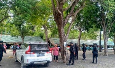 Lebaran-Hari-Kedua,-Subsatgas-Brimob-Ops-Ketupat-Turangga-2022-Patroli-Ke-Pantai-Lasianan