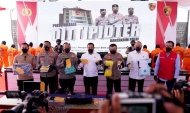 Polisi-Ungkap-Kasus-Penyalahgunaan-BBM-Subsidi-di-Pati,-Kabareskrim-:-Kasus-Terbesar-Sepanjang-2022.--Bareskrim-Polri-Ungkap-Kasus-Penyalahgunaan-BBM-Bersubsidi.-Terbesar-Sepanjang-2022