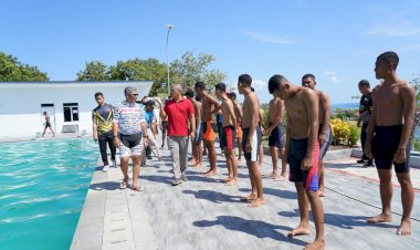 Kapolda-NTT-Tinjau-Pelaksanaan-Tes-Kemampuan-Renang-Casis-Penerimaan-Bintara-Polri-T.A.2022