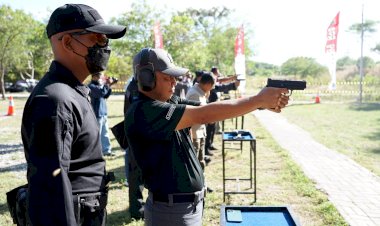 Meriahkan-Hari-Bhayangkara-ke-76,-Polda-NTT-Gelar-Lomba-Menembak-TNI-Polri-dan-Pers