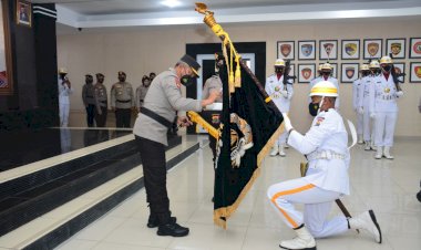 Pimpin-Upacara-Pemuliaan-Nilai-Nilai-Luhur-Tribrata-Kapolda-NTT-Minta-Anggota-Jaga-Nama-Baik-Institusi