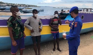 Jaga-Ekosistem-Biota-Laut,-Personel-Ditpolairud-Polda-NTT-Beri-Imbauan-Humanis-kepada-Masyarakat-Pesisir