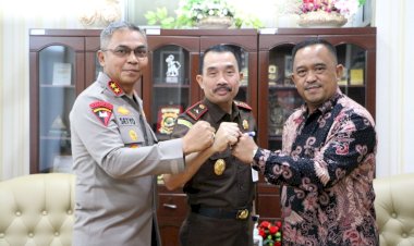 Koordinasi-Penaganan-Perkara-Tipidkor,-Kapolda-NTT-dan-Tim-dari-KPK-RI-Kunjungan-Ke-Kajati-NTT