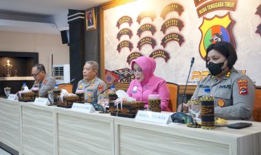 Tatap-muka-dengan-Polwan,-Ibu-Asuh-Polwan-Polda-NTT:-Jaga-Solidaritas-Antar-Sesama-Polwan-untuk-Saling-Asah,-Asih-dan-Asuh